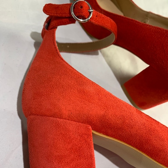 GAP Brick-Red Heels - Picture 2 of 6